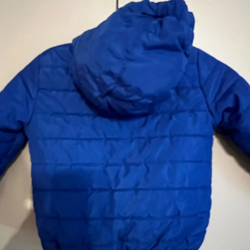 Nike Blue Puffer Jacket with Hood and Insulated Design